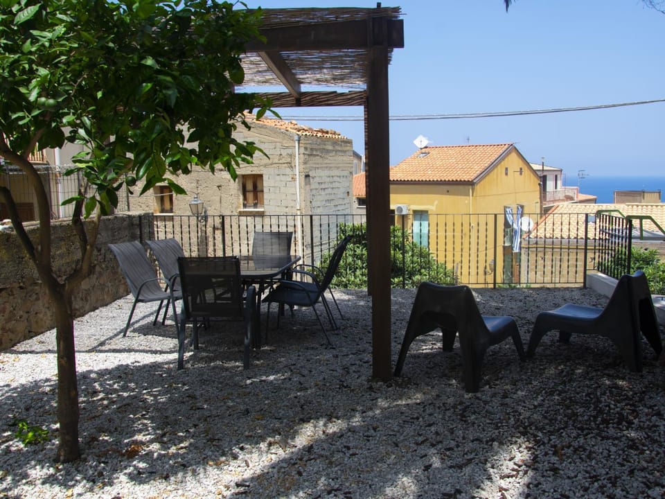 Property building, Balcony/Terrace