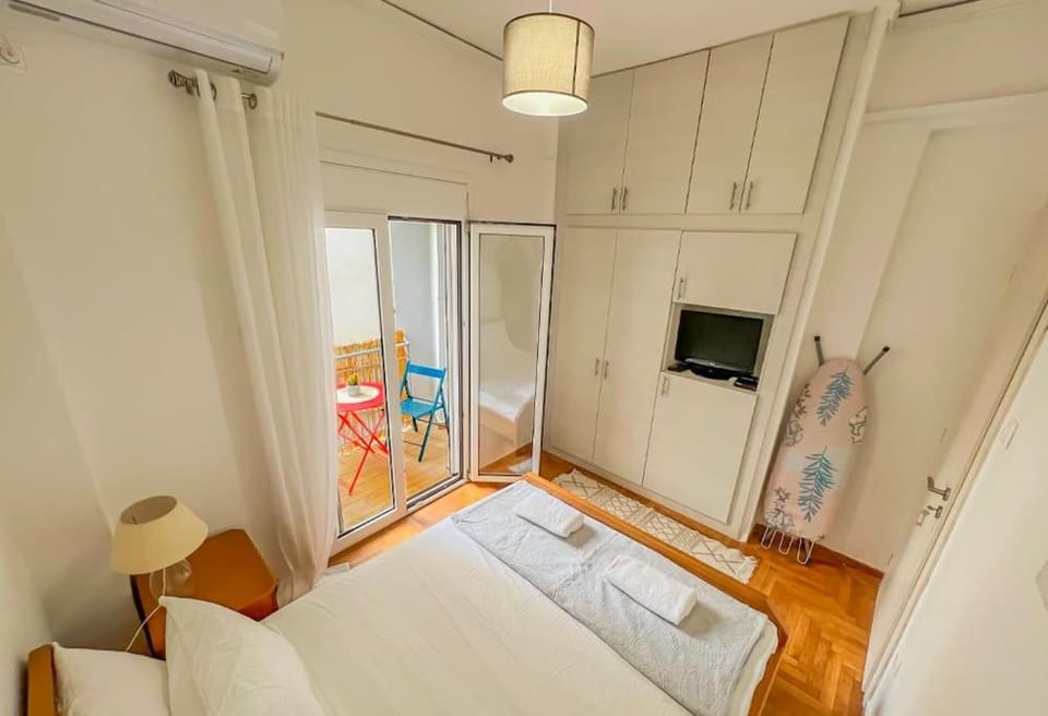 TV and multimedia, Photo of the whole room, Bedroom, towels