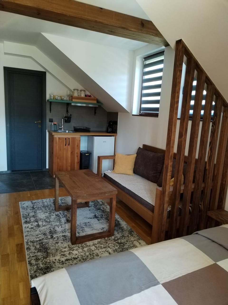 Kitchen or kitchenette, Seating area, Dining area