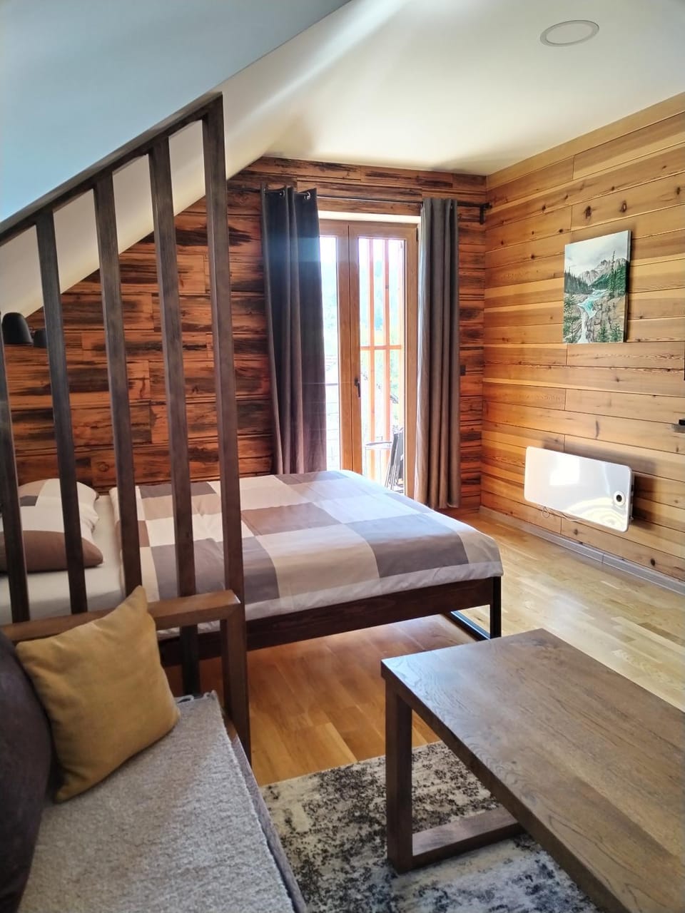 Bed, Photo of the whole room, Seating area