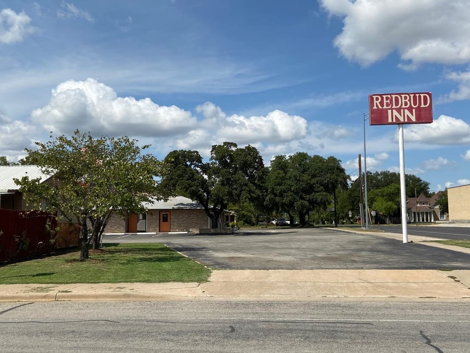 Redbud Inn Motel in Texas