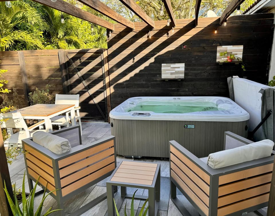 Hot Tub, Balcony/Terrace