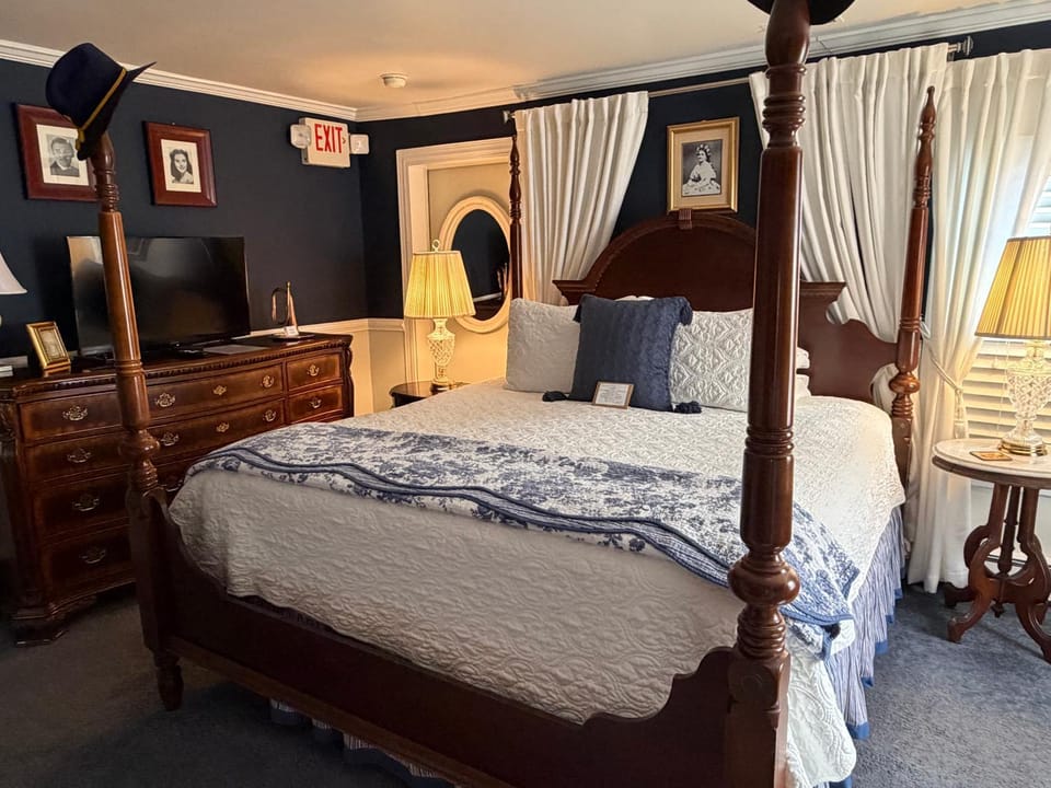 A Williamsburg White House Inn Bed and Breakfast in Williamsburg