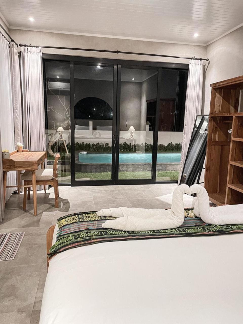 Bed, View (from property/room), Photo of the whole room, Garden view, Pool view