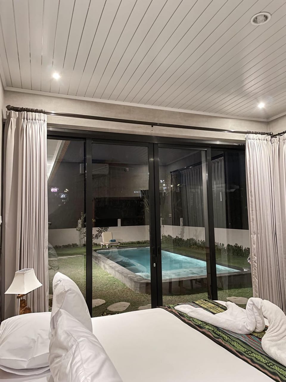 Bed, Pool view