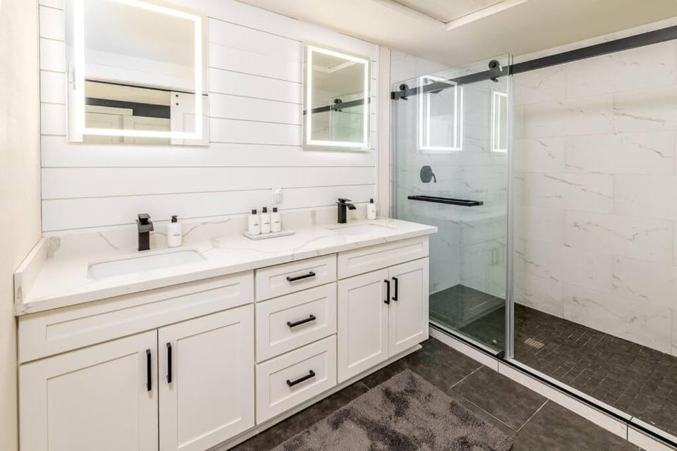 Home in Lake Stevens with large fenced yard House in Washington