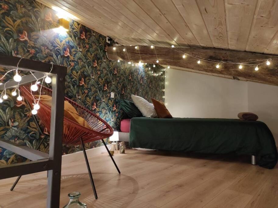 La Cabana Agréable logement avec Jacuzzi/Balnéo House in Nouvelle-Aquitaine