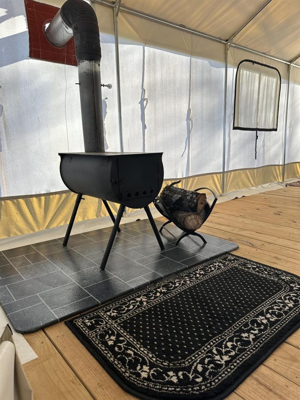 A Tranquil Outdoor Escape with Roaring River Luxury tent in Roaring River Township