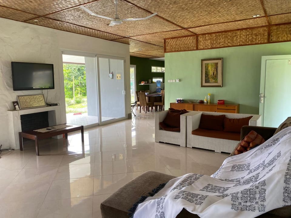 TV and multimedia, Seating area