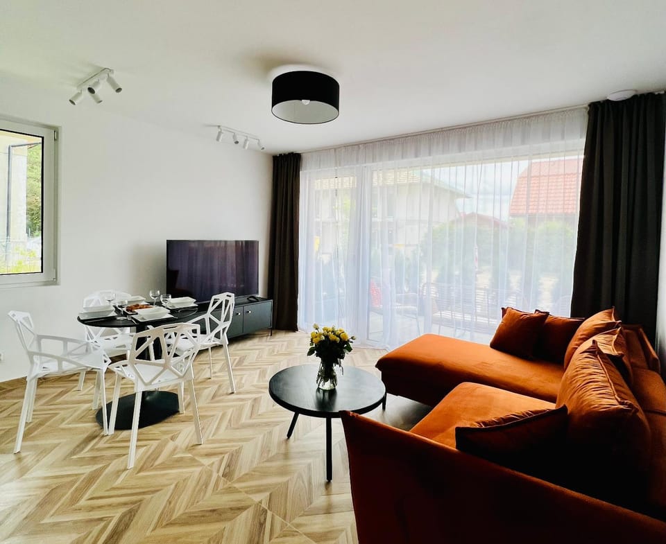 TV and multimedia, Living room, Dining area