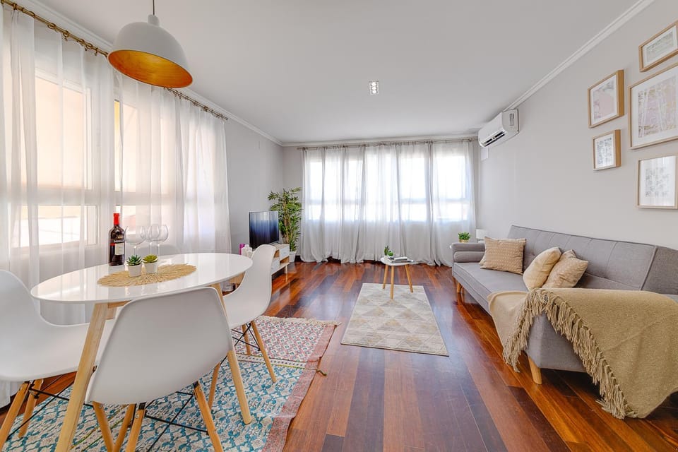 Living room, Seating area, Dining area