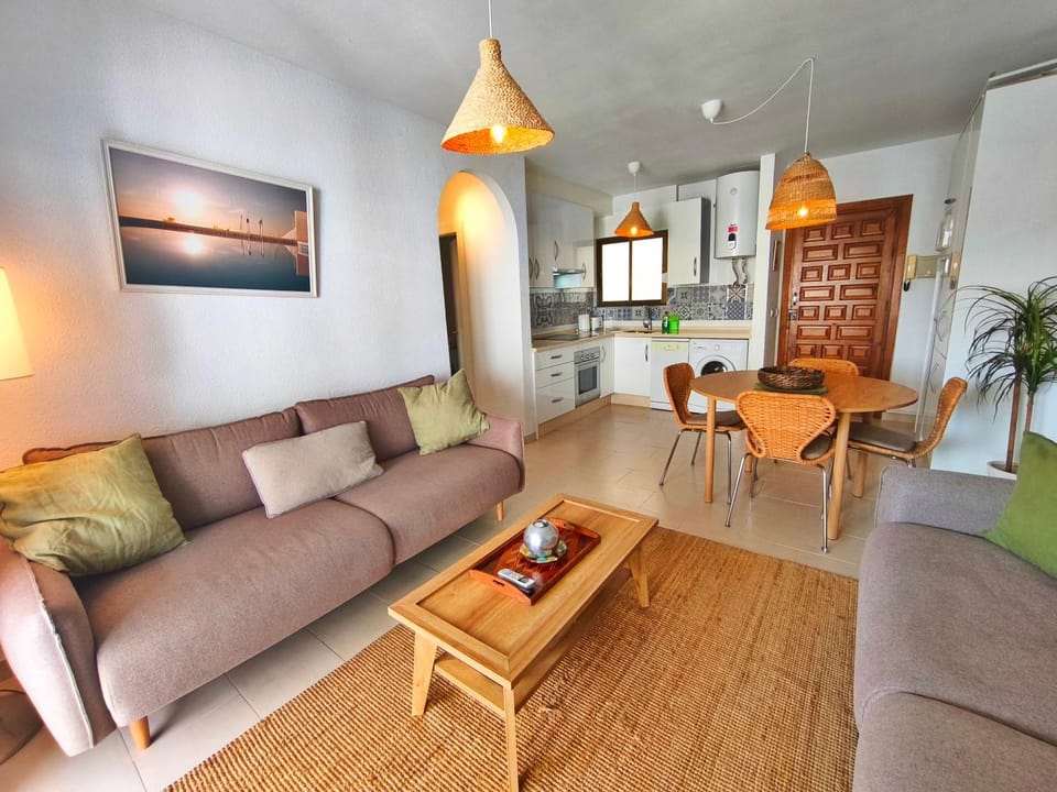 Living room, Dining area, kitchen