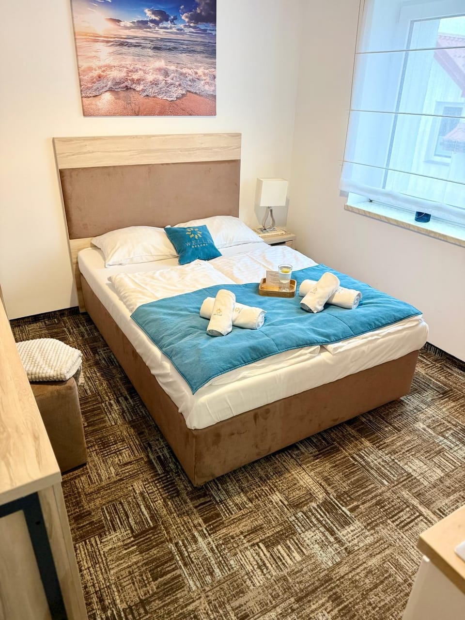 Bed, Seating area, Bedroom, towels