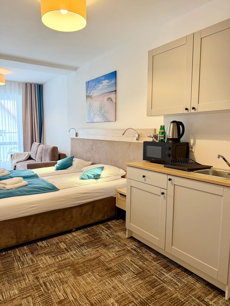 Bed, Coffee/tea facilities, Kitchen or kitchenette, Photo of the whole room, Bedroom