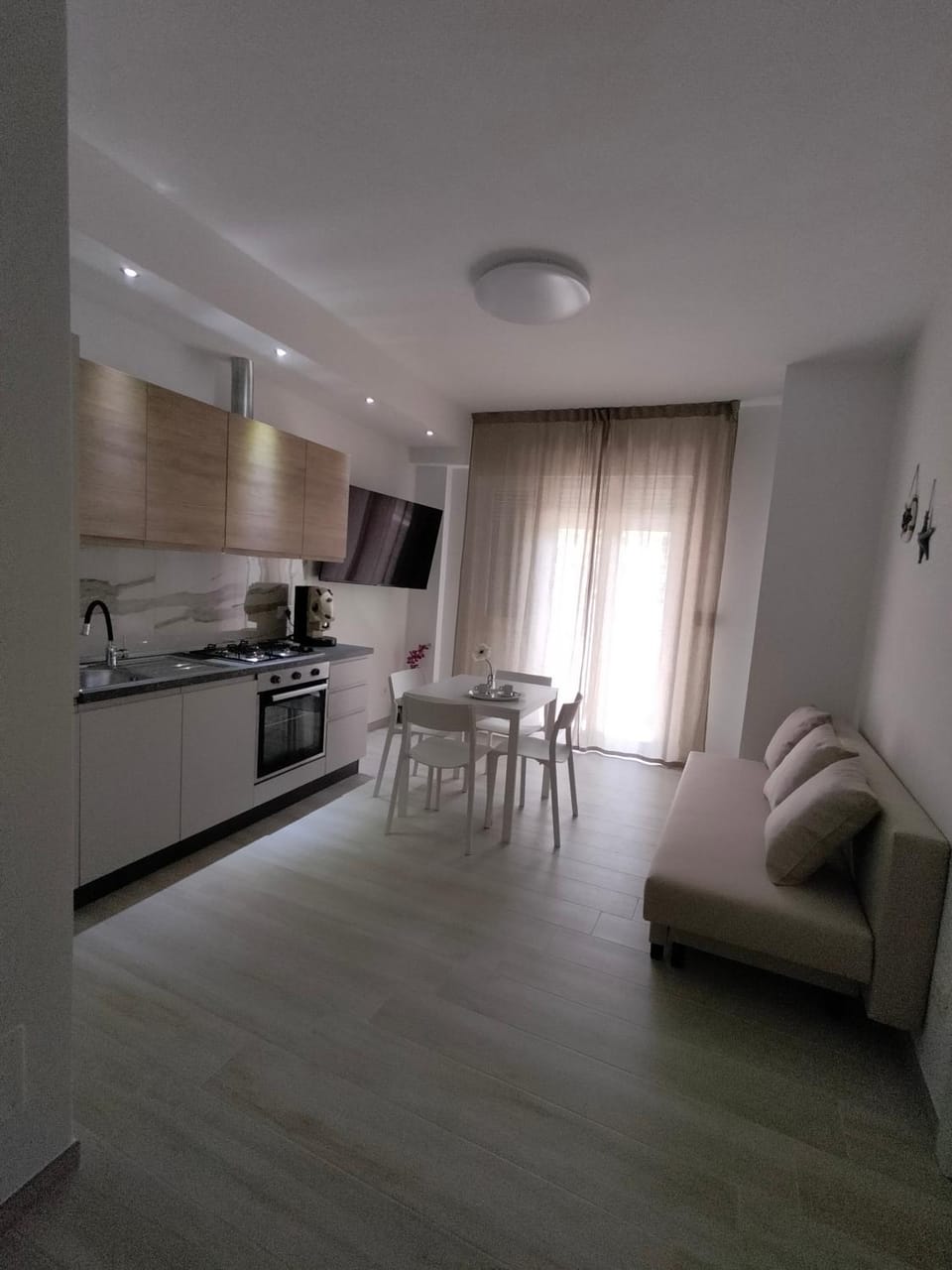 Kitchen or kitchenette, Living room, Dining area, pet friendly, stove