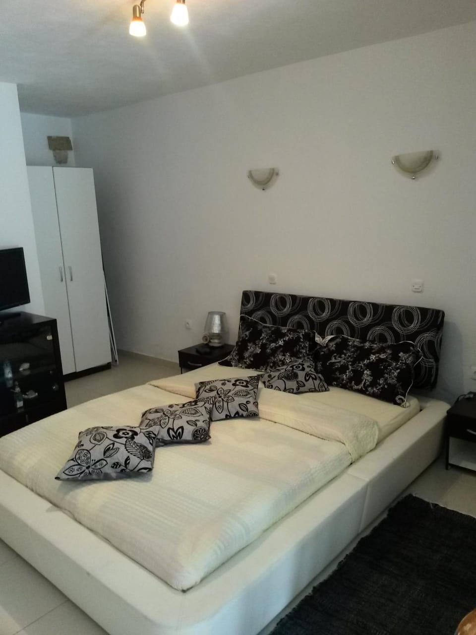 Bed, Decorative detail, Bedroom