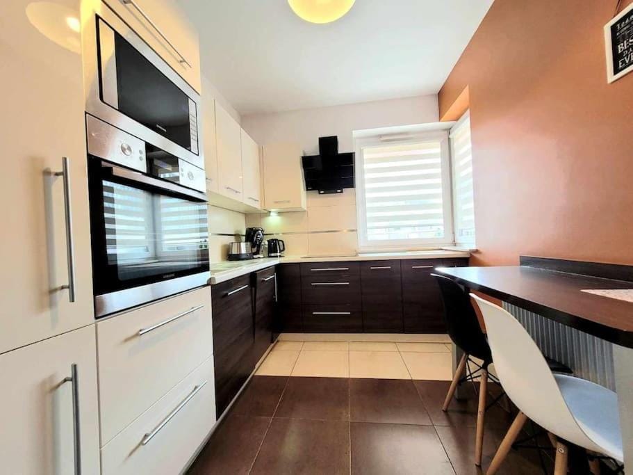 Apartament Dark Chocolate 4 persons Down Town Apartment in Krakow