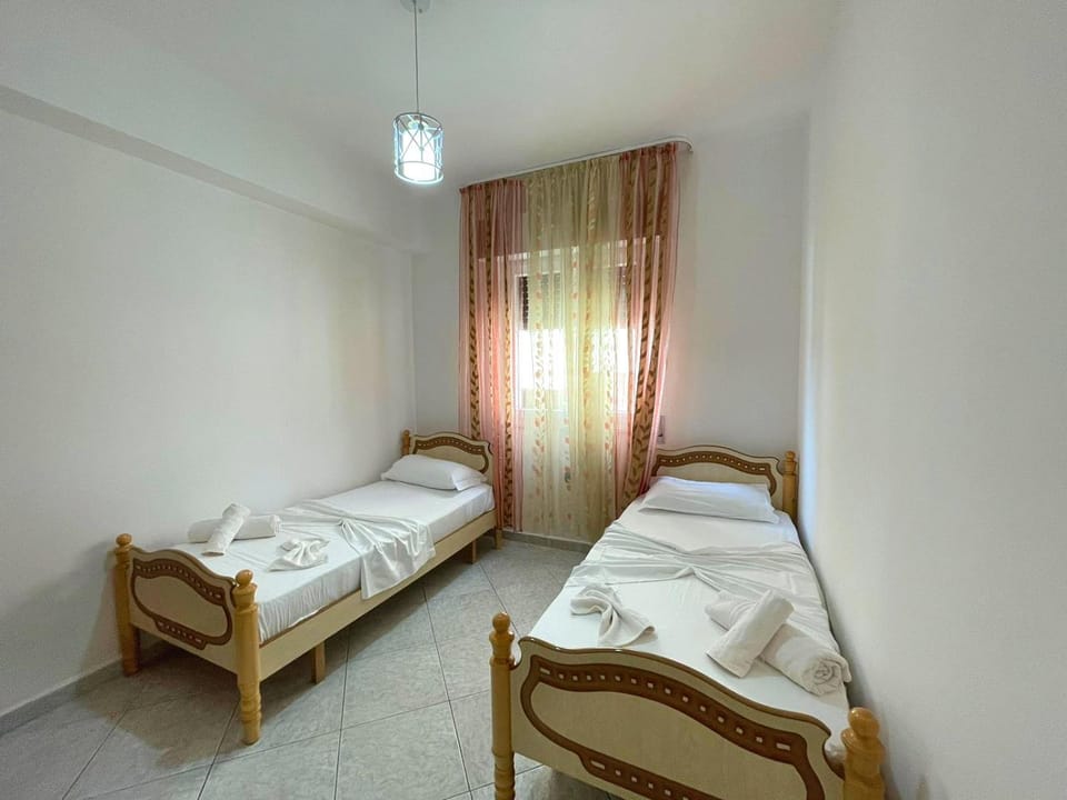 Photo of the whole room, Bedroom, towels