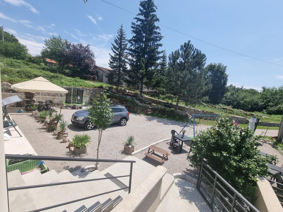 Day, Natural landscape, Garden, Parking