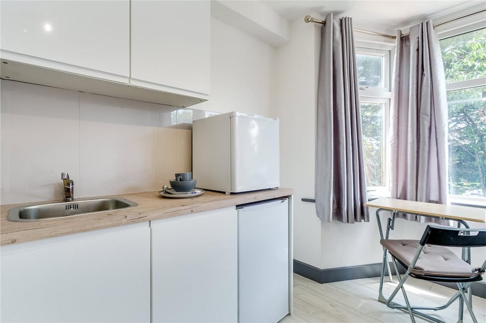 Modern Designer Studio Flat London Apartment in London