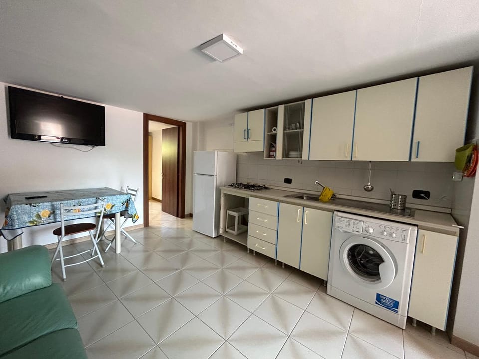 Kitchen or kitchenette, Living room