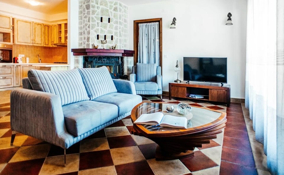 Communal lounge/ TV room, Living room