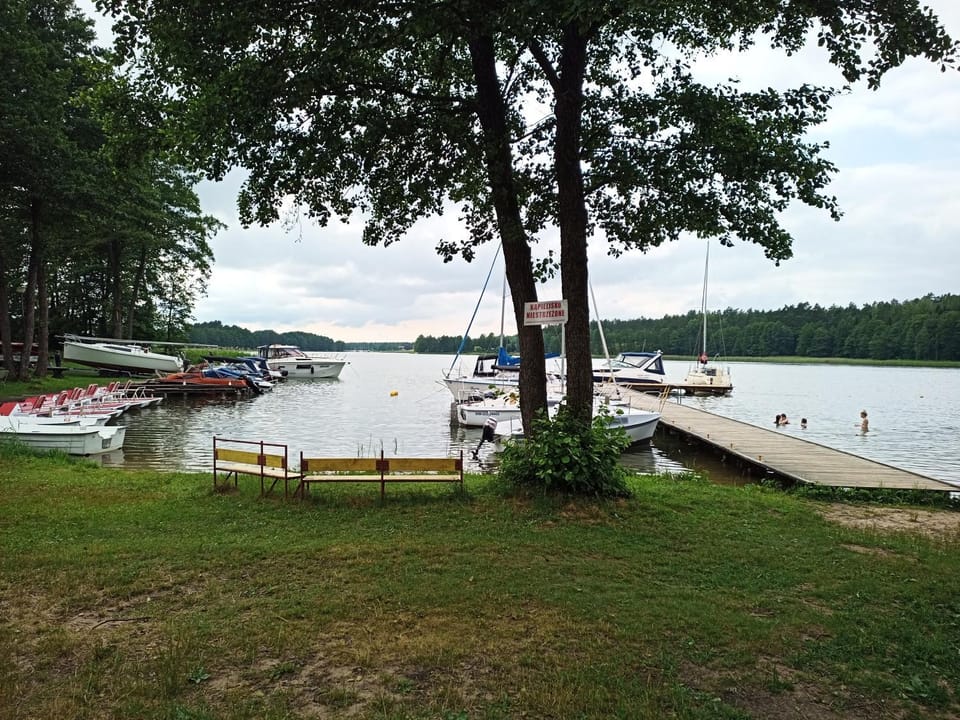 DOM LETNISKOWY NAD JEZIOREM Łódż wiosłowa i kajak Giżycko Storczykowa 26 House in Lithuania
