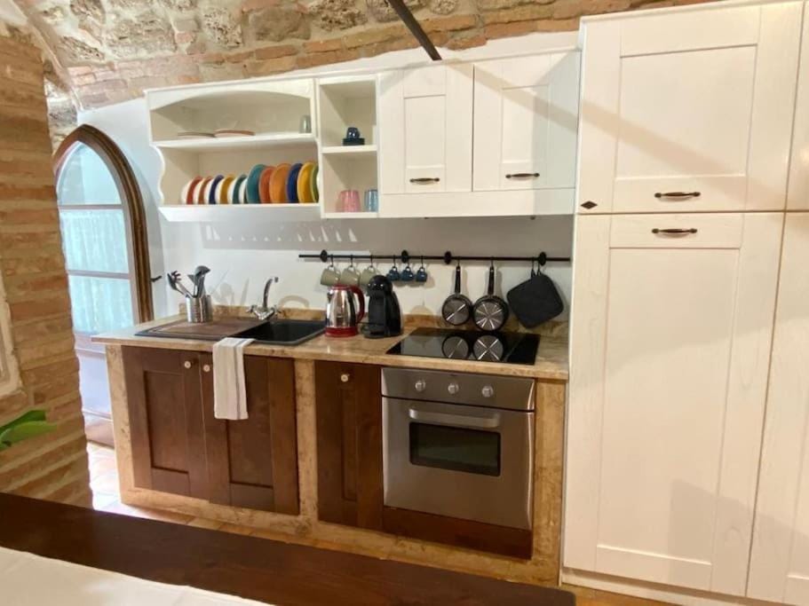 Kitchen or kitchenette, minibar, pet friendly, stove