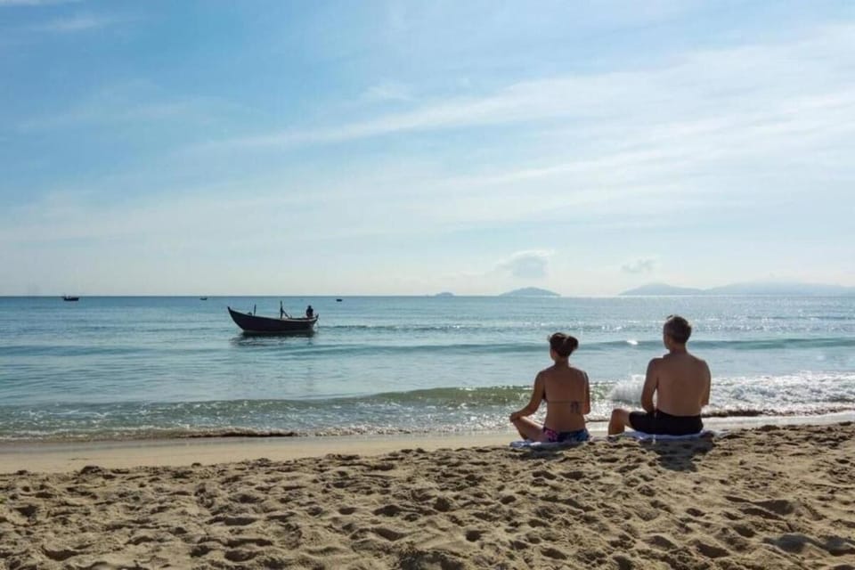 Nearby landmark, Day, People, Natural landscape, Beach, Guests