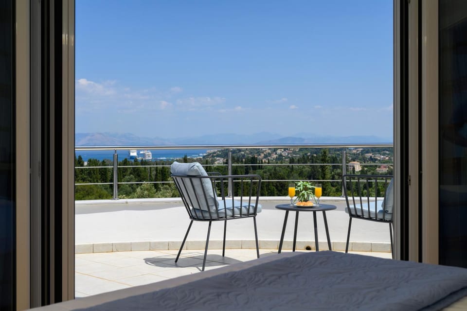 Patio, Day, Natural landscape, View (from property/room), Balcony/Terrace, Seating area, Dining area, Sea view