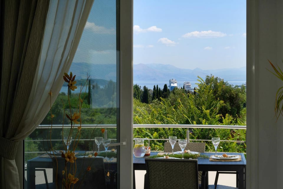 Patio, Day, Natural landscape, View (from property/room), Balcony/Terrace, Dining area, Mountain view, Sea view