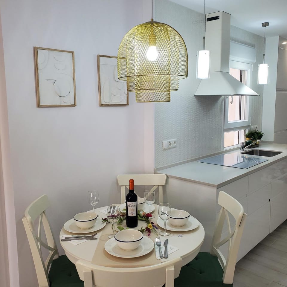 Kitchen or kitchenette, Dining area, pet friendly