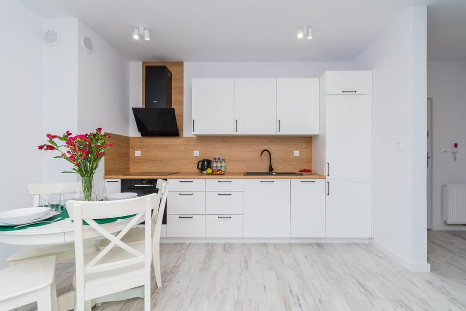 Kitchen or kitchenette, Dining area, dishwasher, stove