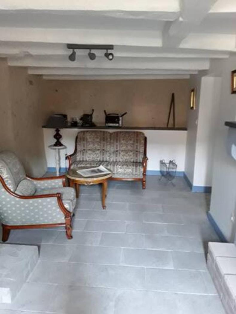 Maison sur les bords de Vienne. House in Pays de la Loire