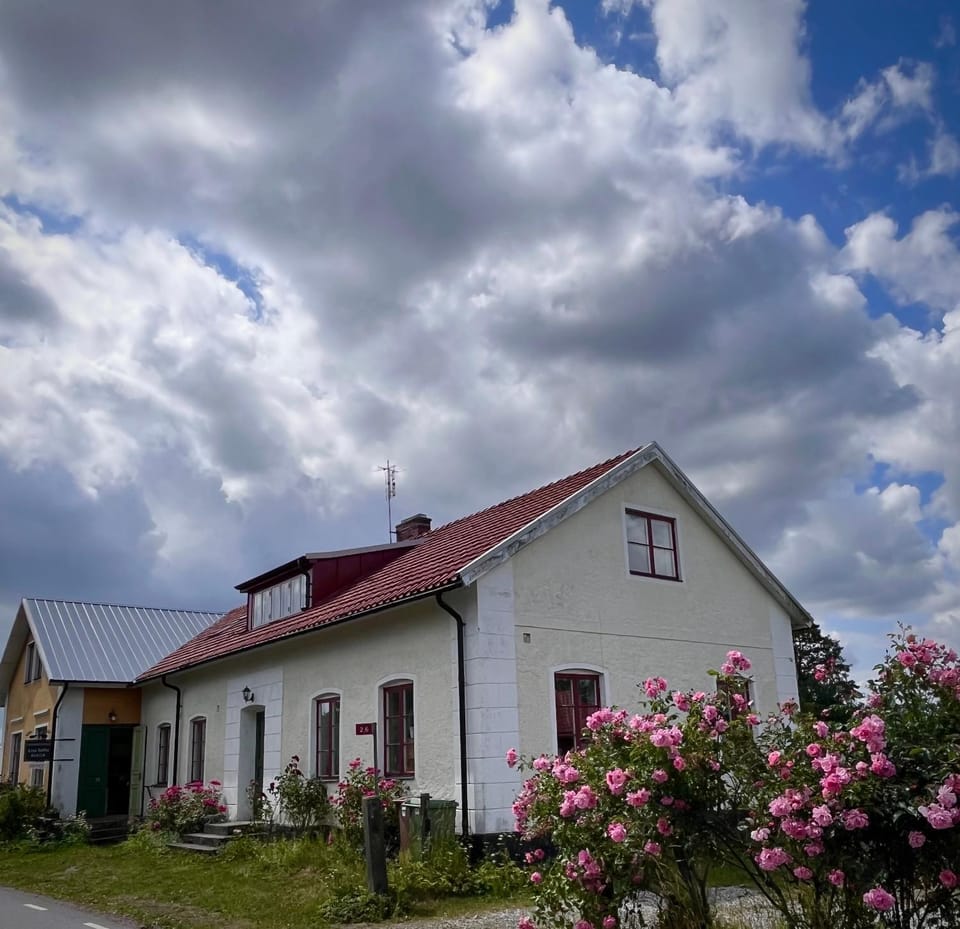 Trevligt rum för två personer med eget badrum Vacation rental in Skåne County