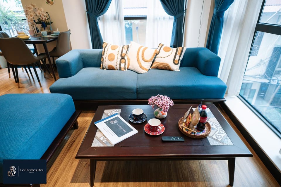 Coffee/tea facilities, Living room, Food and drinks, Seating area, Dining area, Food, Drinks