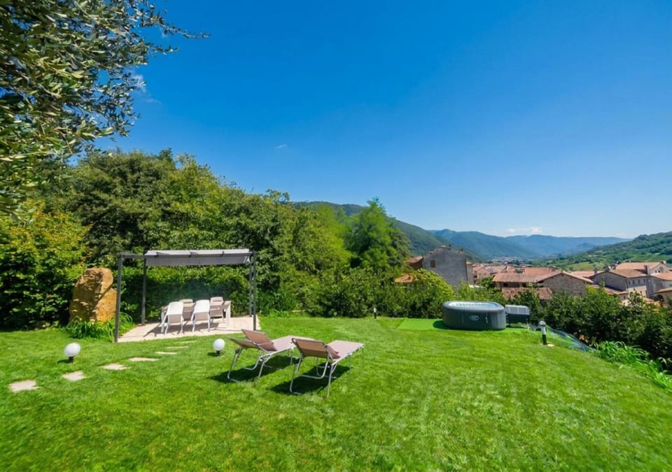 Garden, Mountain view