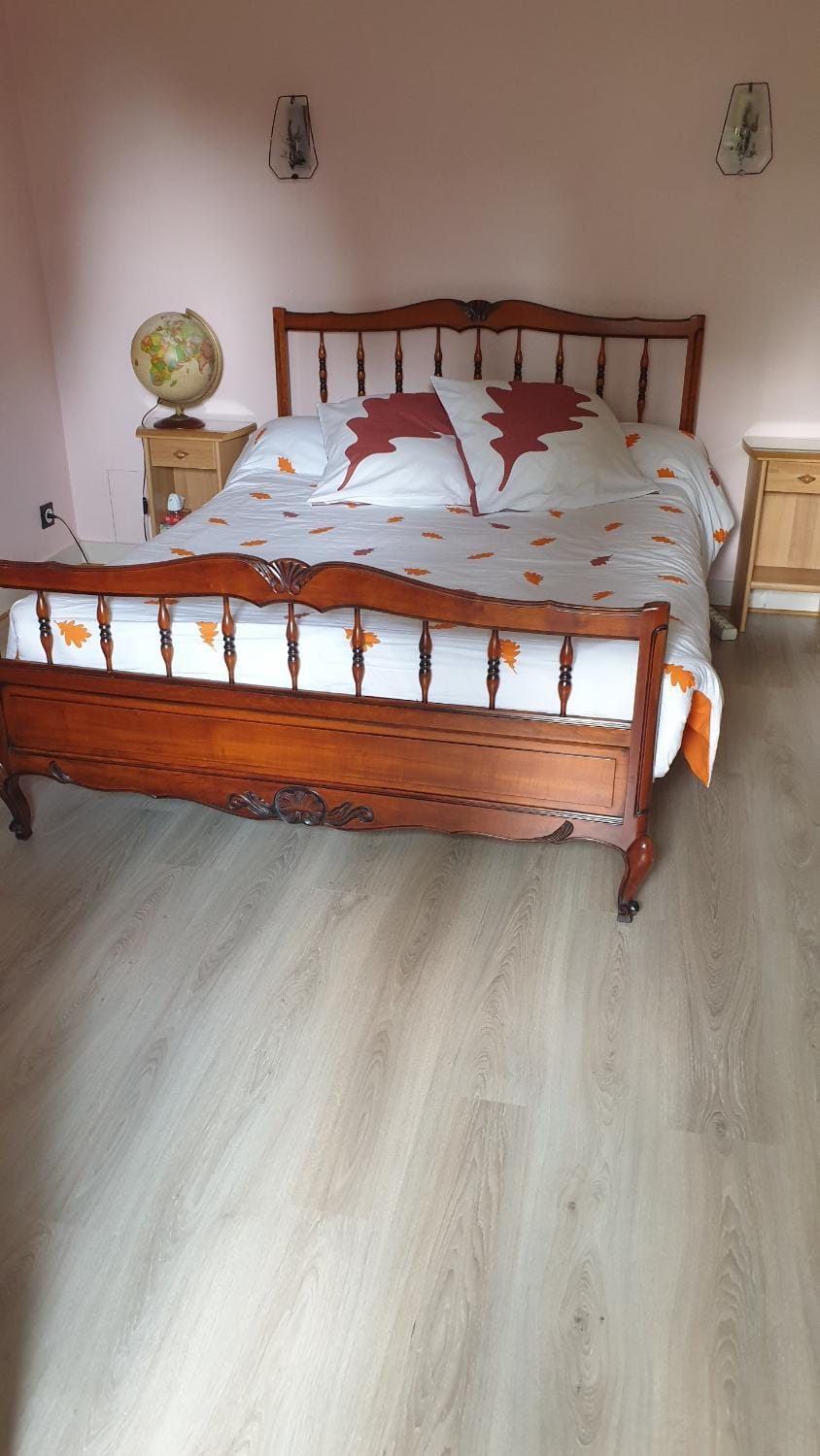Bed, Photo of the whole room