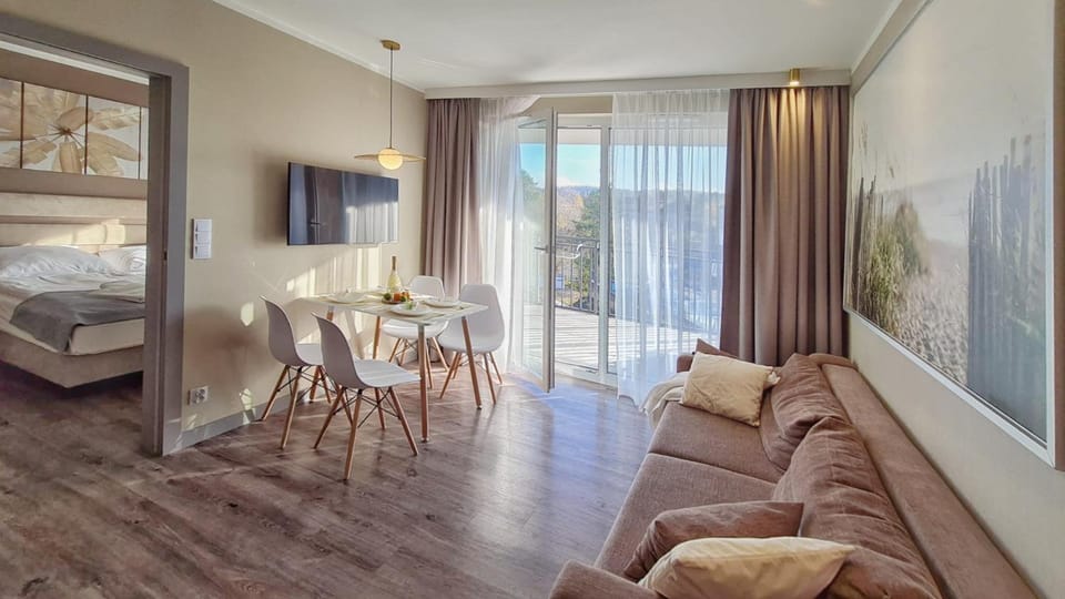 HolidayHomePL Bel Mare 305e z sypialnią i z balkonem Apartment in Miedzyzdroje