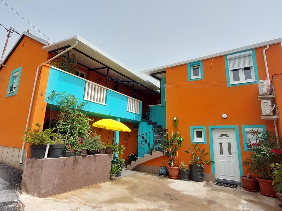 Mexicana Apartment Pink Apartment in Zadar