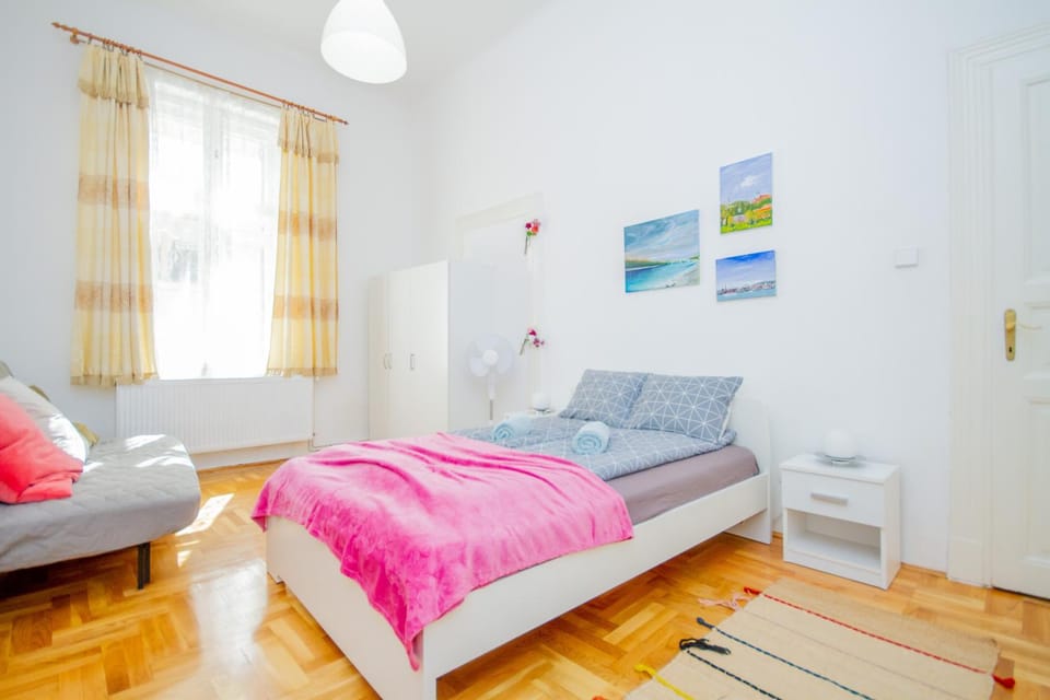 Kelvin's V District 2BR Urban Haven by NW Apartment in Budapest