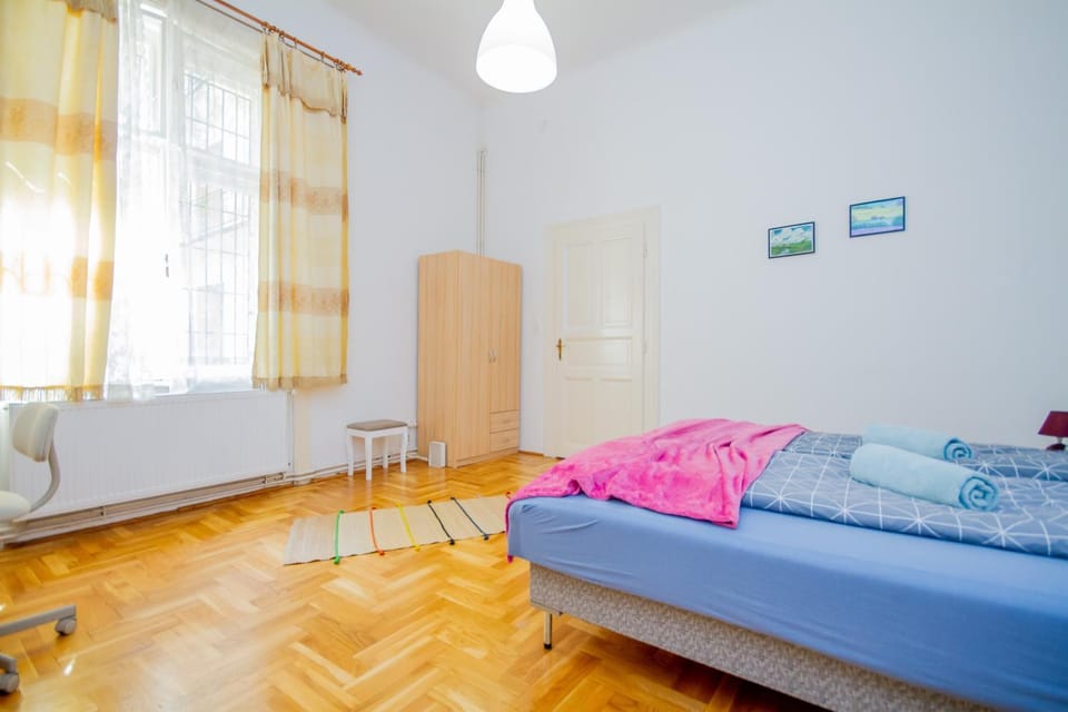 Kelvin's V District 2BR Urban Haven by NW Apartment in Budapest