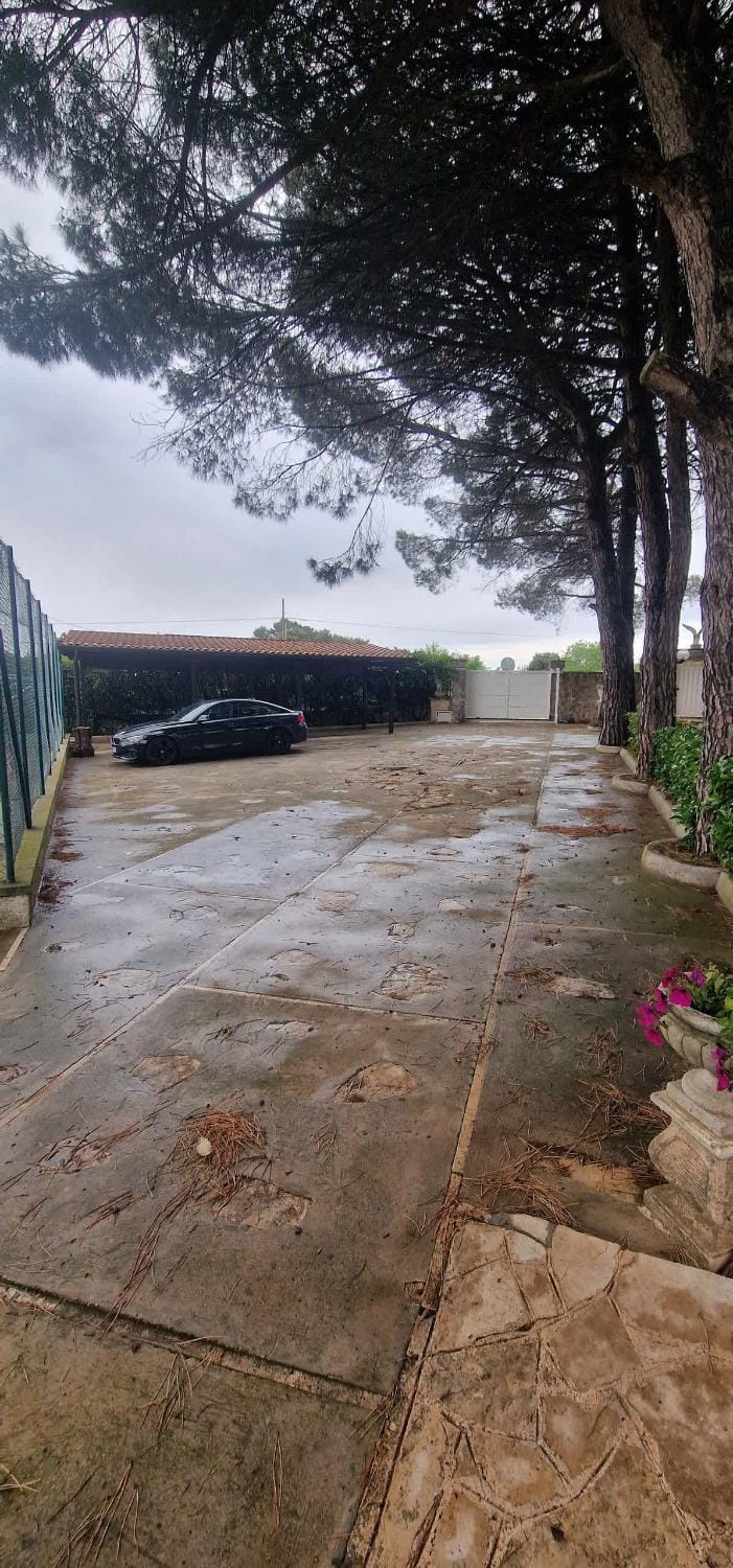 Villa Elisa trulliandmore - pool and tennis court House in Province of Taranto