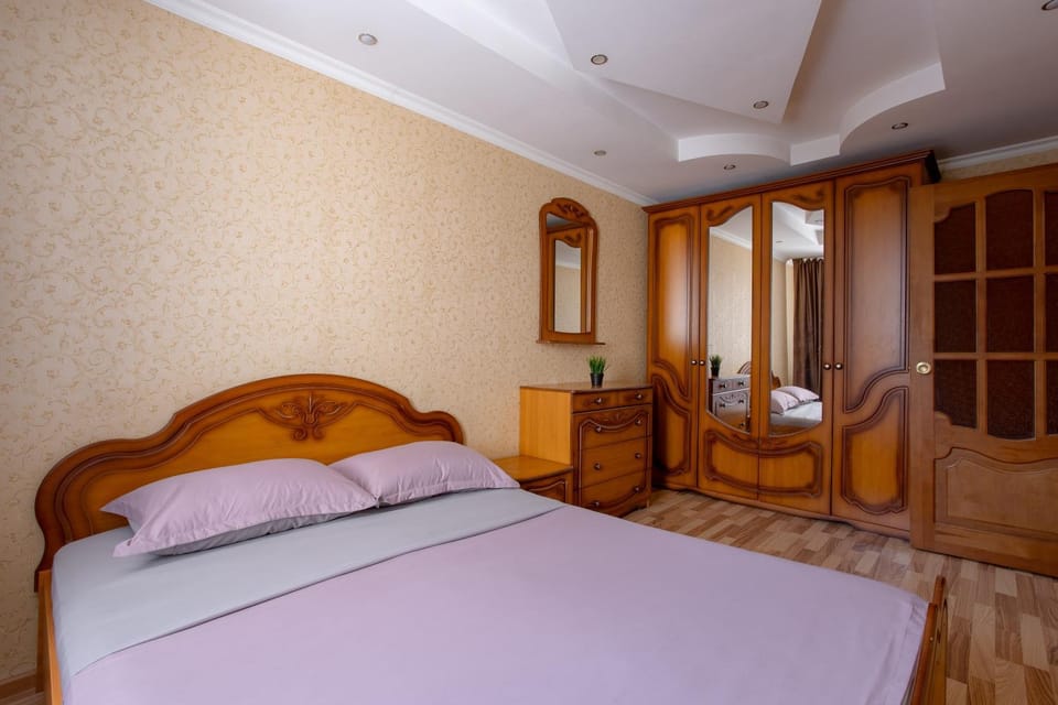 2-х комнатная квартира в центре по ул. Козыбаева 107 Apartment in Kazakhstan