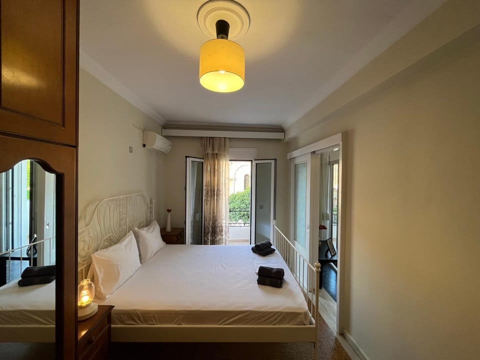 Bed, Bedroom, wardrobe