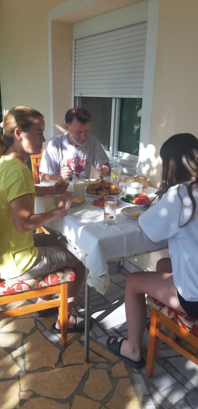Food and drinks, Guests
