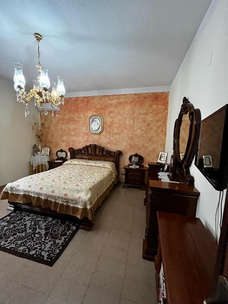 TV and multimedia, Photo of the whole room, Bedroom