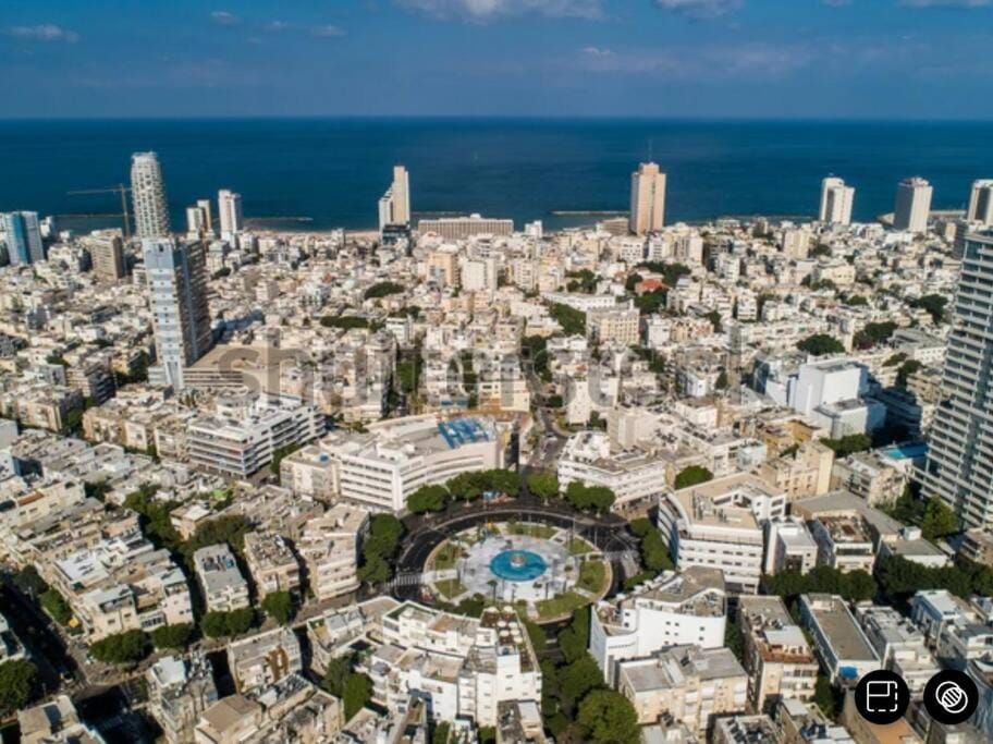 Amazing Dizengoff Square Home Apartment in Tel Aviv-Yafo