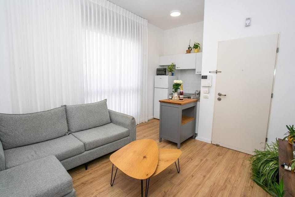 Amazing Dizengoff Square Home Apartment in Tel Aviv-Yafo