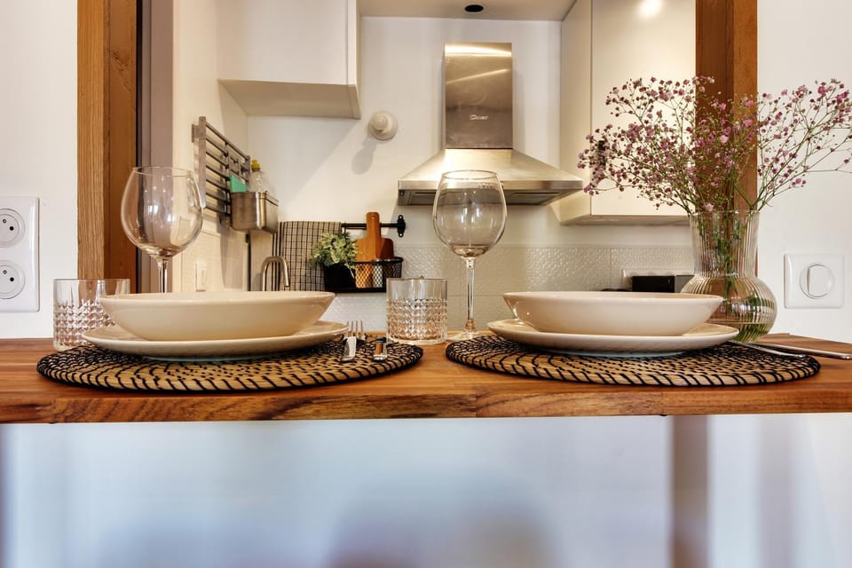 Dining area, Meals